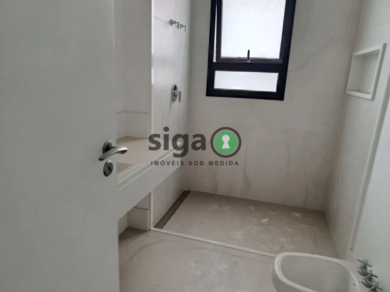 Imagem Apartamento para venda em Moema com 4 quartos e 4 vagas