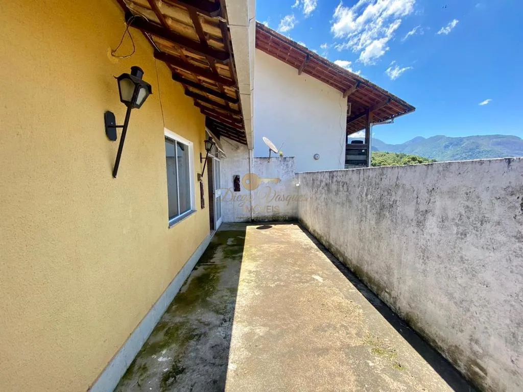 Imagem Casa em Condomínio para Venda em Teresópolis / RJ no bairro Araras