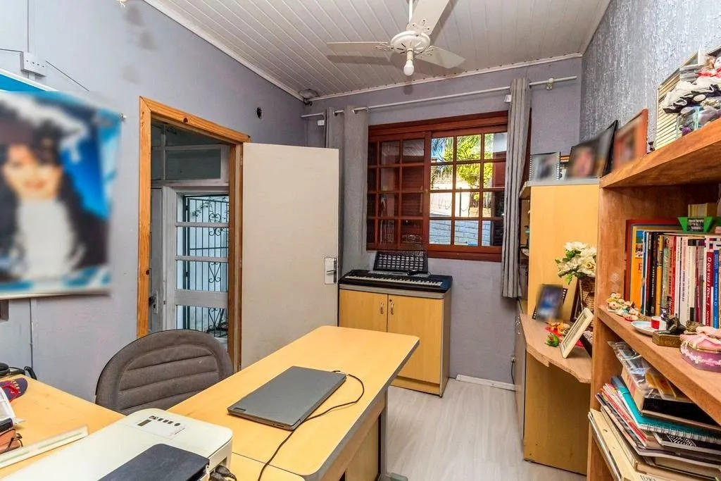 Imagem CASA 03 dormitórios, 2 suítes, 216m² privativos com piscina no BAIRRO MEDIANEIRA