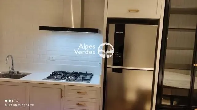 Imagem Vende-se apartamento no 4° andar cobertura mobiliado a 5 minutos da Rua Coberta