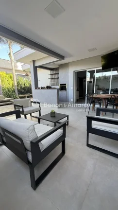 Imagem Casa Térrea para Locação no Condomínio Terras do Cancioneiro - Paulínia/SP

Ao entrar, o imóve...