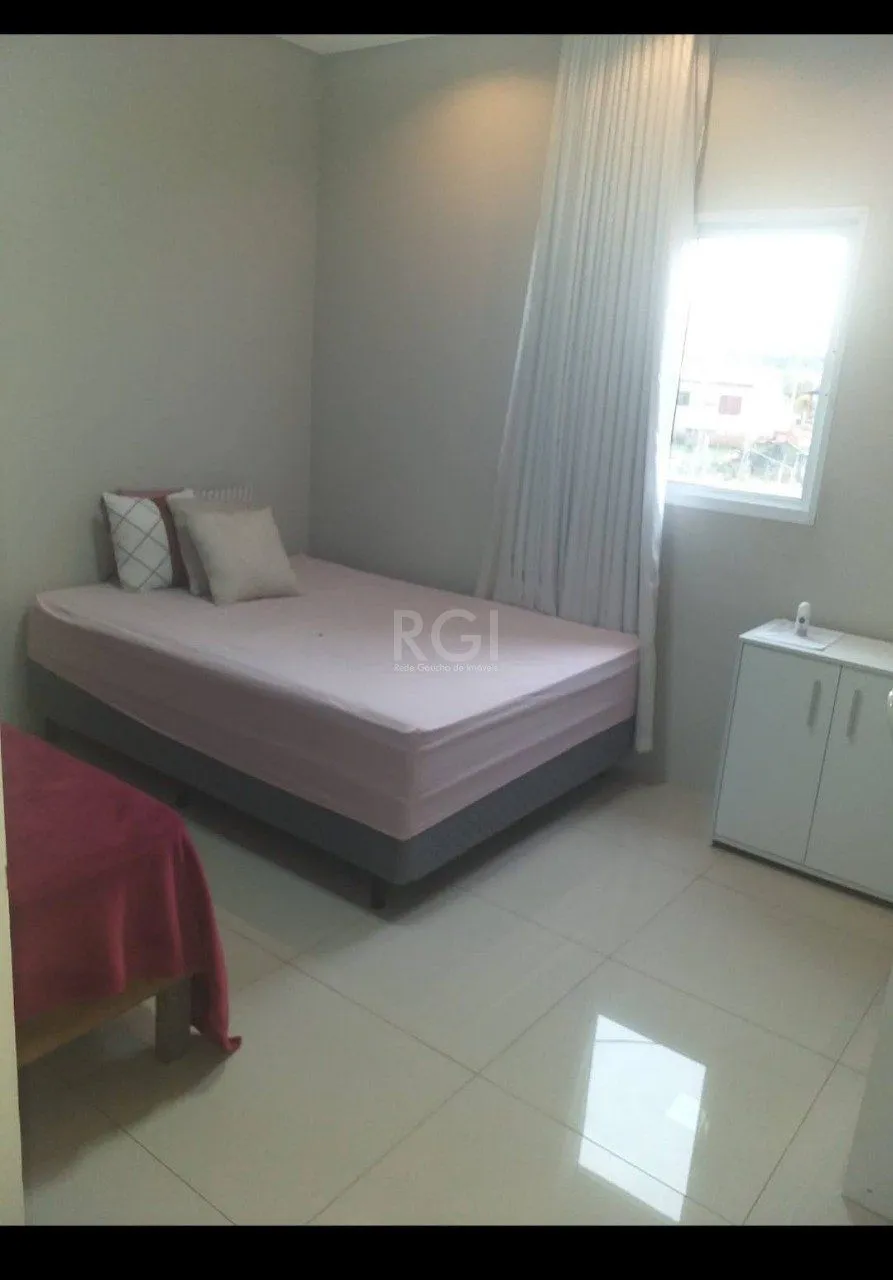 Imagem Casa - 175 m², 3 dormitórios, 2 vagas de garagem, Belém Velho, Porto Alegre