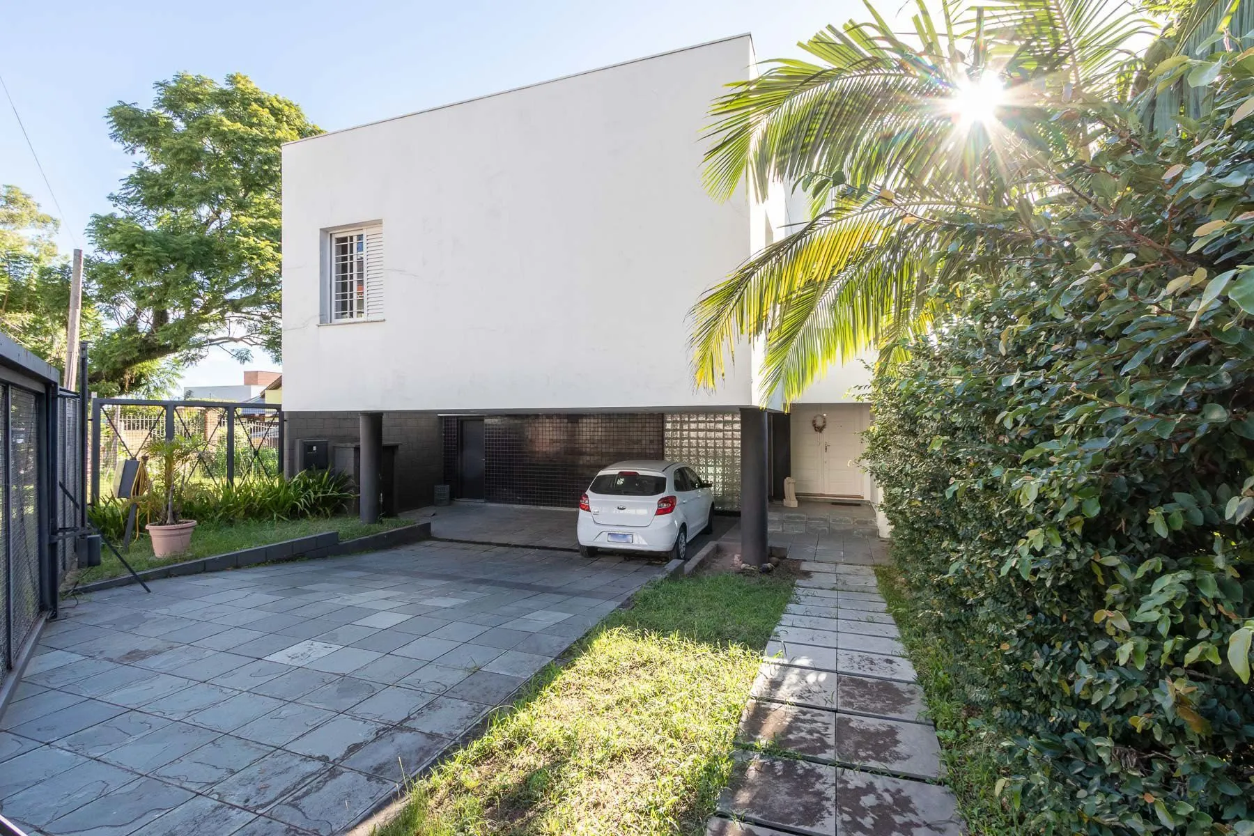 Imagem Casa para Venda - 470m², 3 dormitórios, sendo 1 suites, 6 vagas - Nonoai