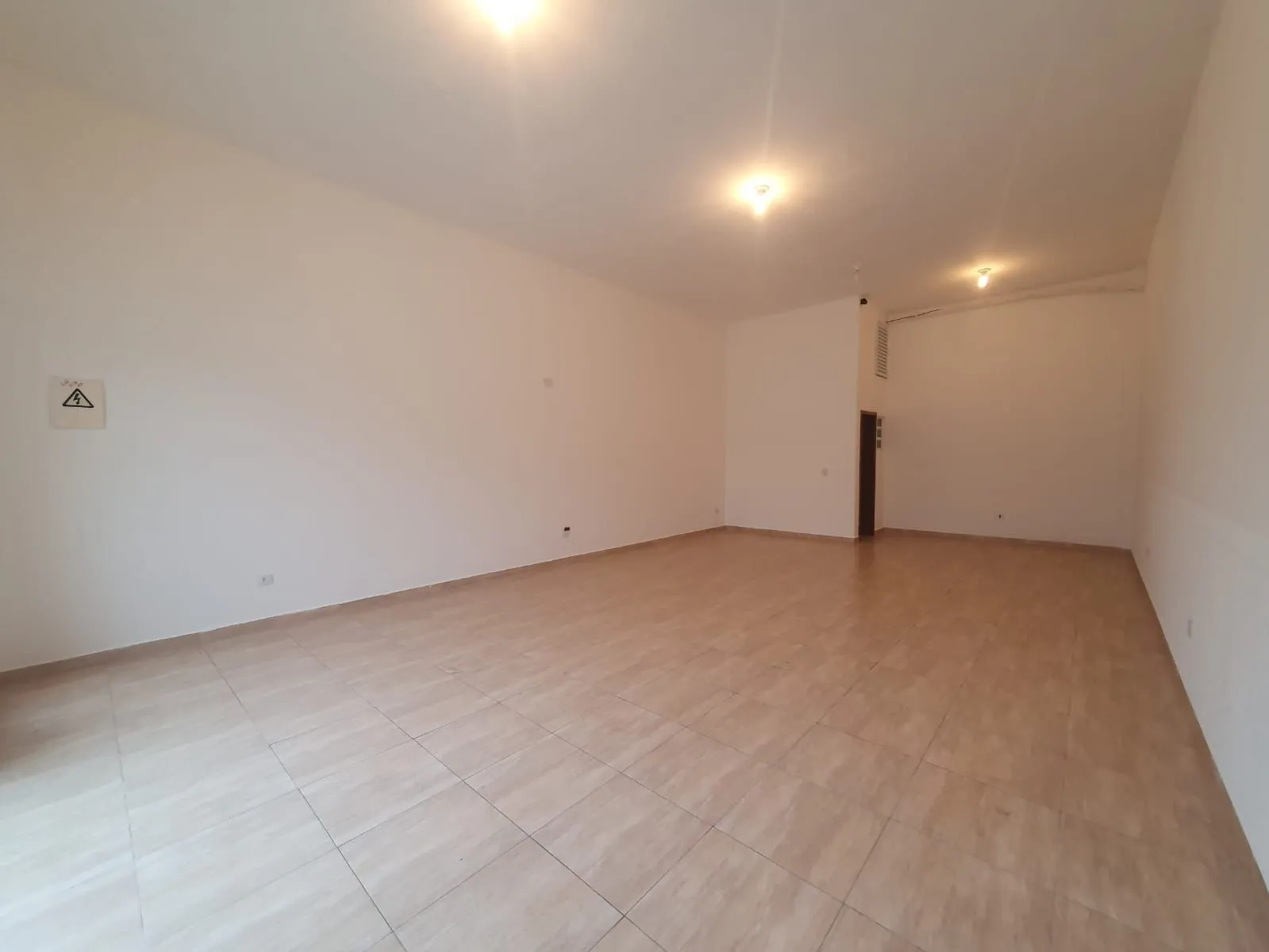 Imagem Investimento à Beira-Mar: Prédio Moderno e Renda Garantida em Balneário Gaivotas