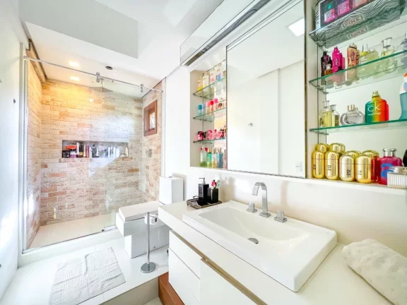 Imagem Casa em Condomínio para venda no bairro Três Figueiras em Porto Alegre