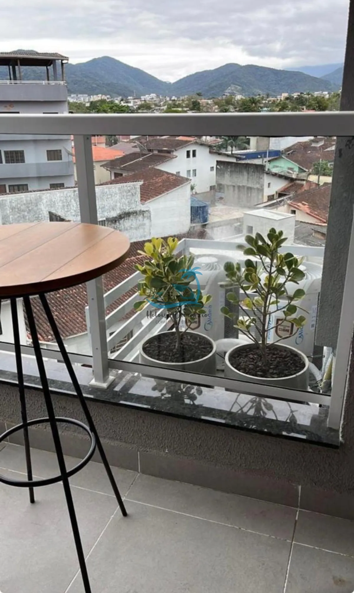 Imagem Apartamento mobiliado, com 2 dormitórios a venda em Ubatuba a 150 metros da Praia do Perequê Açu.