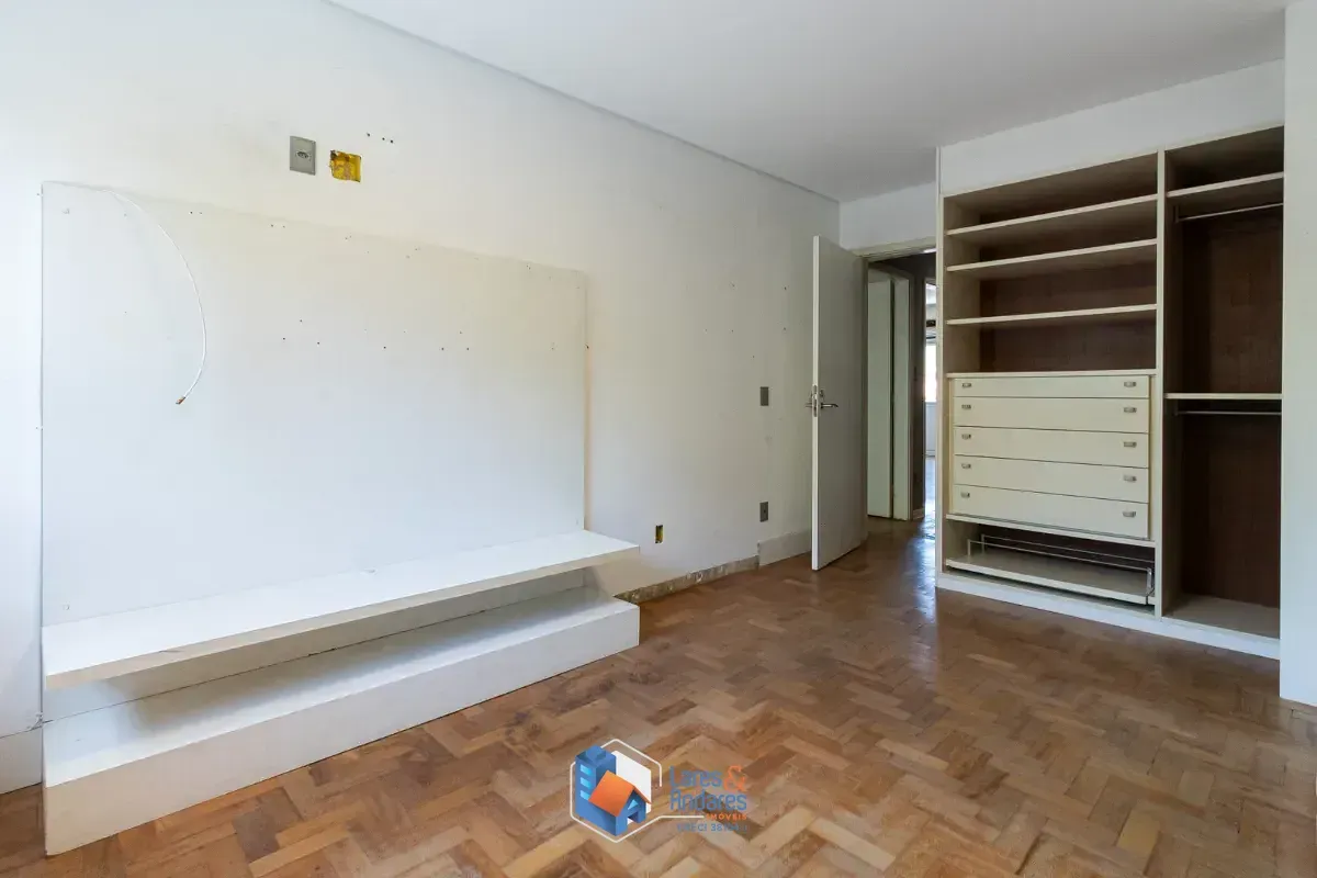 Imagem Casa para venda em Moema com 3 quartos, sendo 1 suíte, 190m²