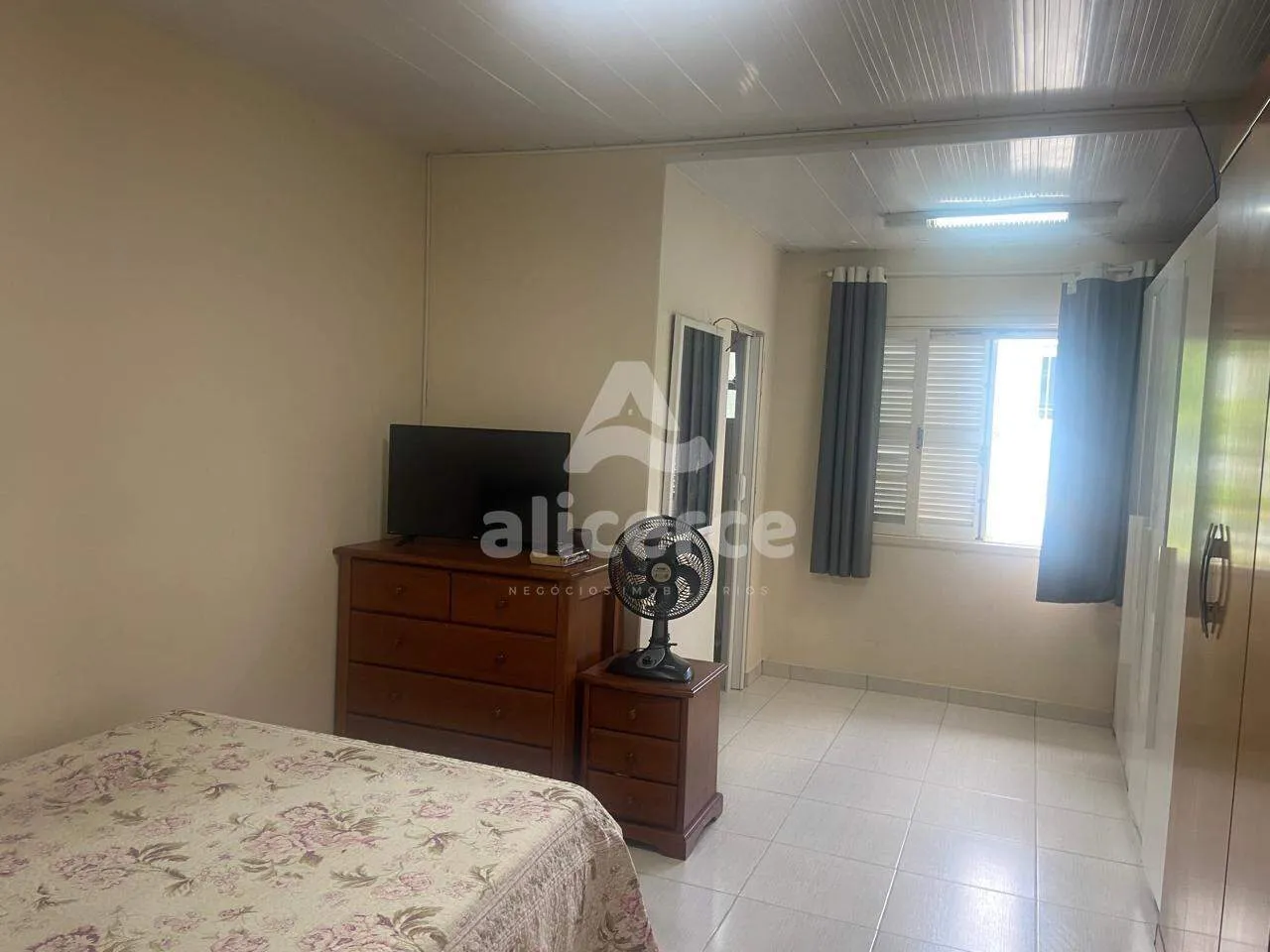 Imagem Excelente oportunidade Casa com terreno com 432 m² e 02 Salas comerciais - Florianópolis!