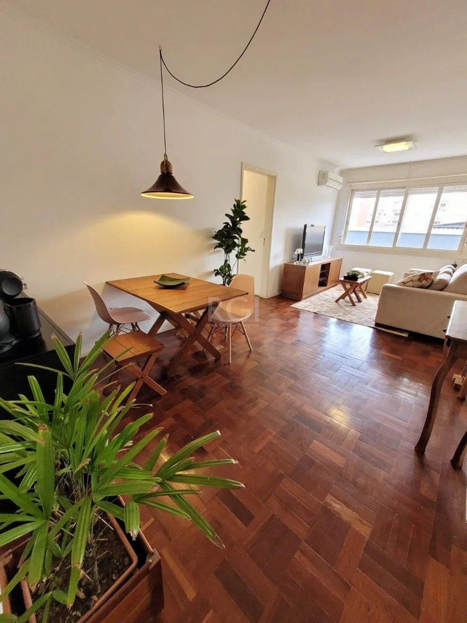 Imagem Apartamento para Venda - 100m², 2 dormitórios, 1 vaga - Menino Deus