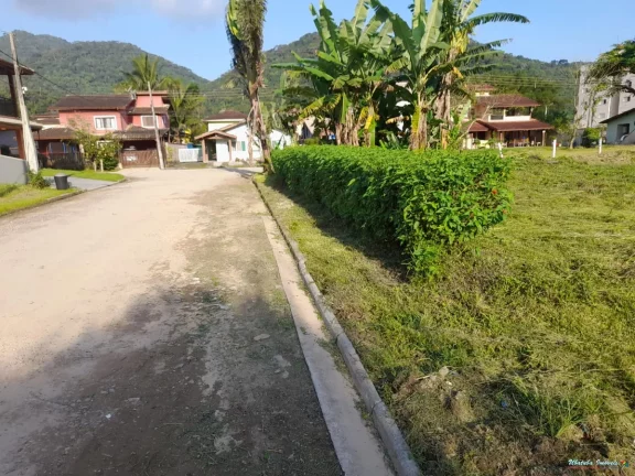 Imagem Terreno em condomínio Com Ótima Localização.