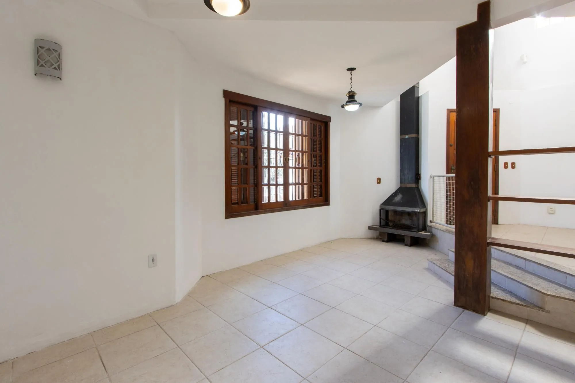 Imagem Casa para Venda - 253.35m², 3 dormitórios, sendo 1 suites, 4 vagas - Serraria