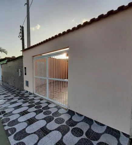 Imagem VENDA DE CASA TÉRREA NO BAIRRO MARROCOS, EM ITANHAÉM/SP DIVISA COM MONGAGUÁ, OPORTUNIDADE, 170m², 2 quartos, cozinha americana. CONSULTE-NOS.
