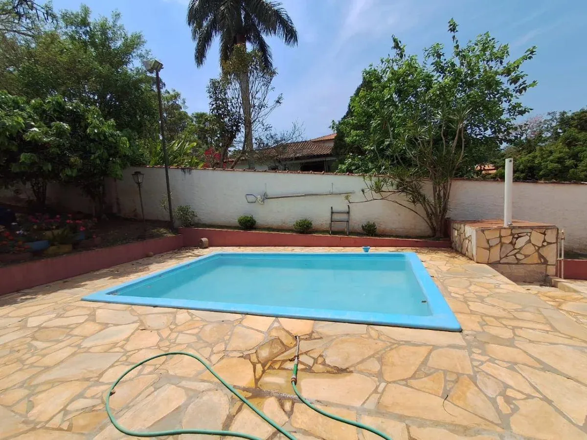 LINDA CASA EM CONDOMINIO EM SOCORRO - BAIRRO RECANTO DO BOSQUE COM 1.000M2 E PISCINA