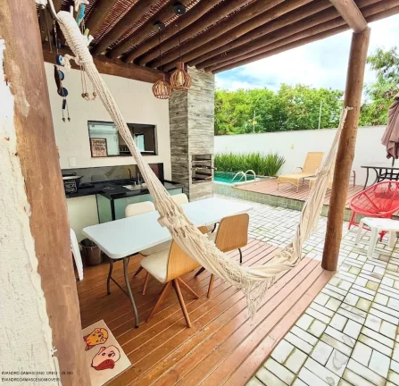Imagem Casa em Condomínio de Alto Padrão com 4 Quartos e 2 Suítes em Catu de Abrantes, Camaçari-BA - 150m² - Imperdível!