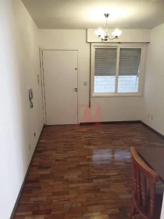 Imagem No bairro Santa Cecilia, térreo de 1 dormitório com pátio.