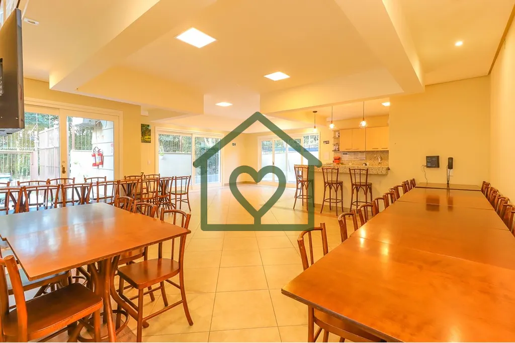 Imagem Casa em condomínio no bairro Nonoai, com 122m² privativos distribuídos em 2 andares. No térreo, ...