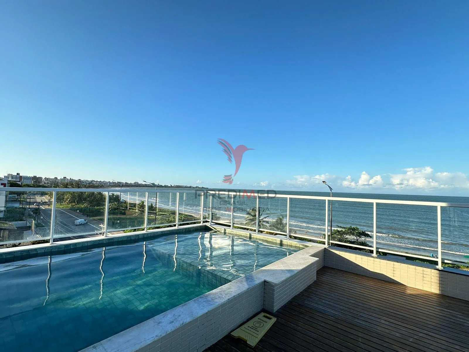 Imagem Vende-se Flat pronto para investimento na beira-mar do Bessa