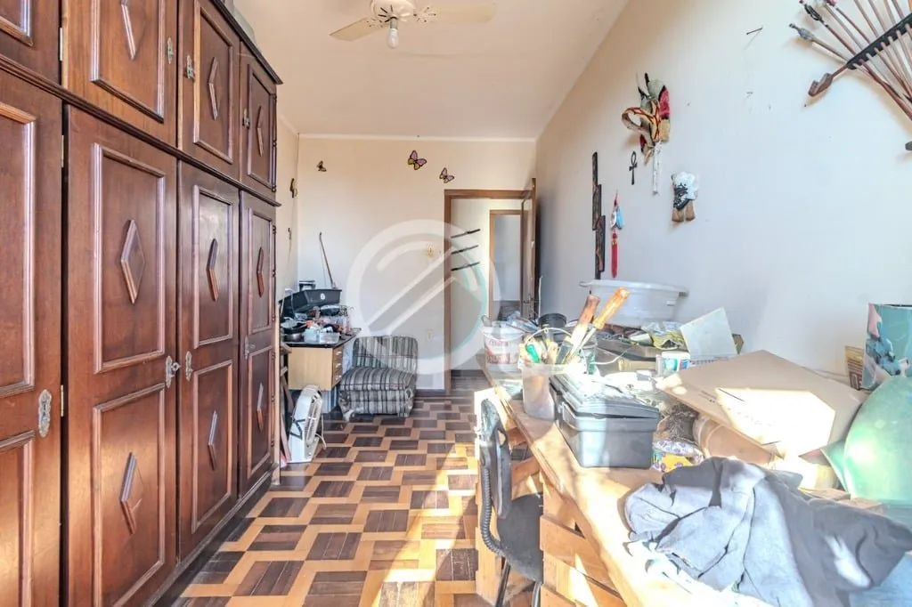 Imagem Apartamento à venda localizado na Avenida Farrapos, no bairro Floresta em Porto Alegre. Este imóve...