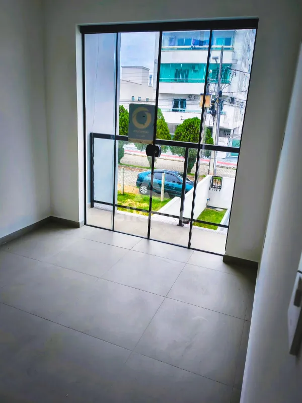 Imagem Sobrado à venda com 2 quartos 2 suítes, 78m² em Areias São José