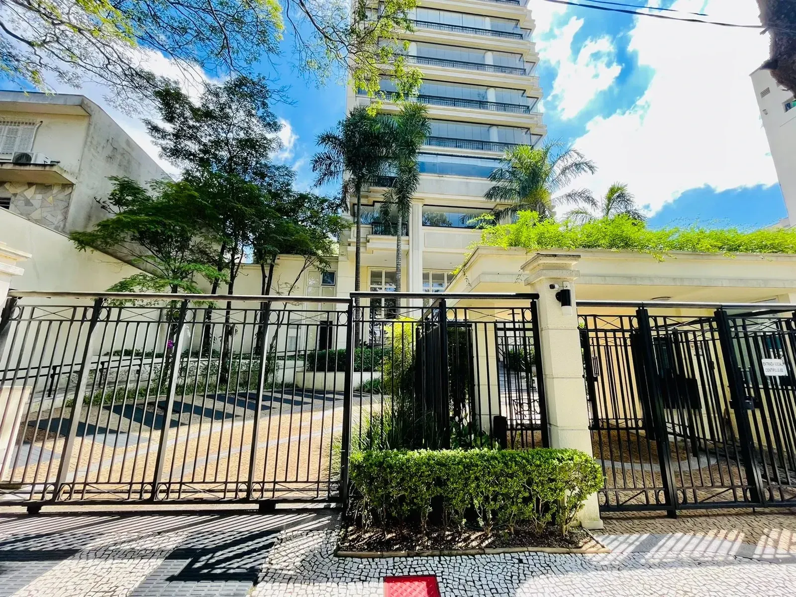 Imagem Apartamento com 3 Quartos à Venda ou Locação, 215 m² em Sumaré - São Paulo