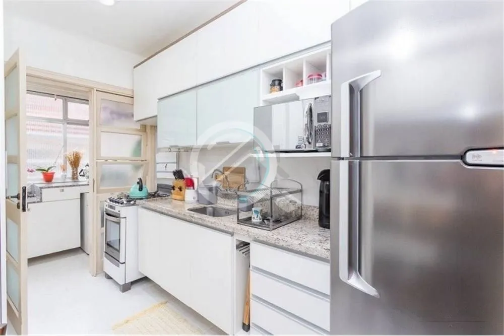 Imagem Explore uma rara oportunidade de residir no coração do prestigiado bairro Moinhos de Vento, em Por...