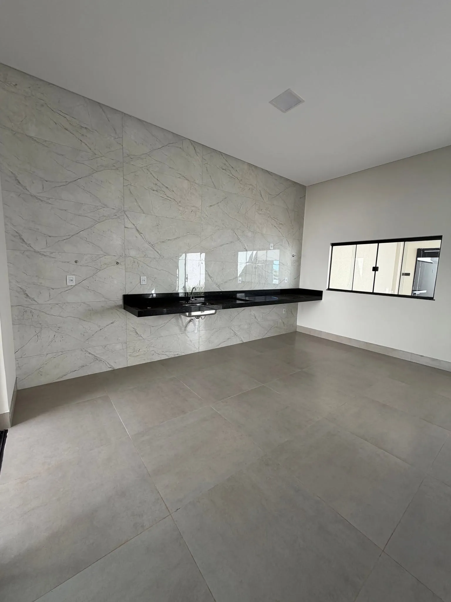 Imagem Casa 3/4 Sendo 1 Suite Com Closet No Bairro Das Industrias