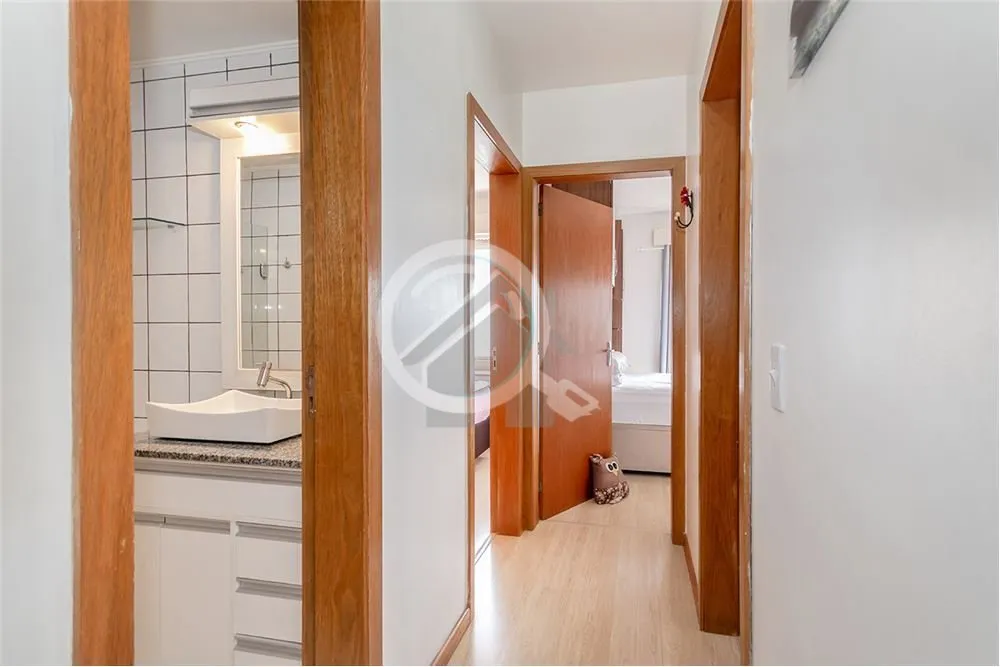 Imagem Excelente apartamento ensolarado, em andar alto, com 3 dormitórios, sala dois ambientes, cozinha, u...