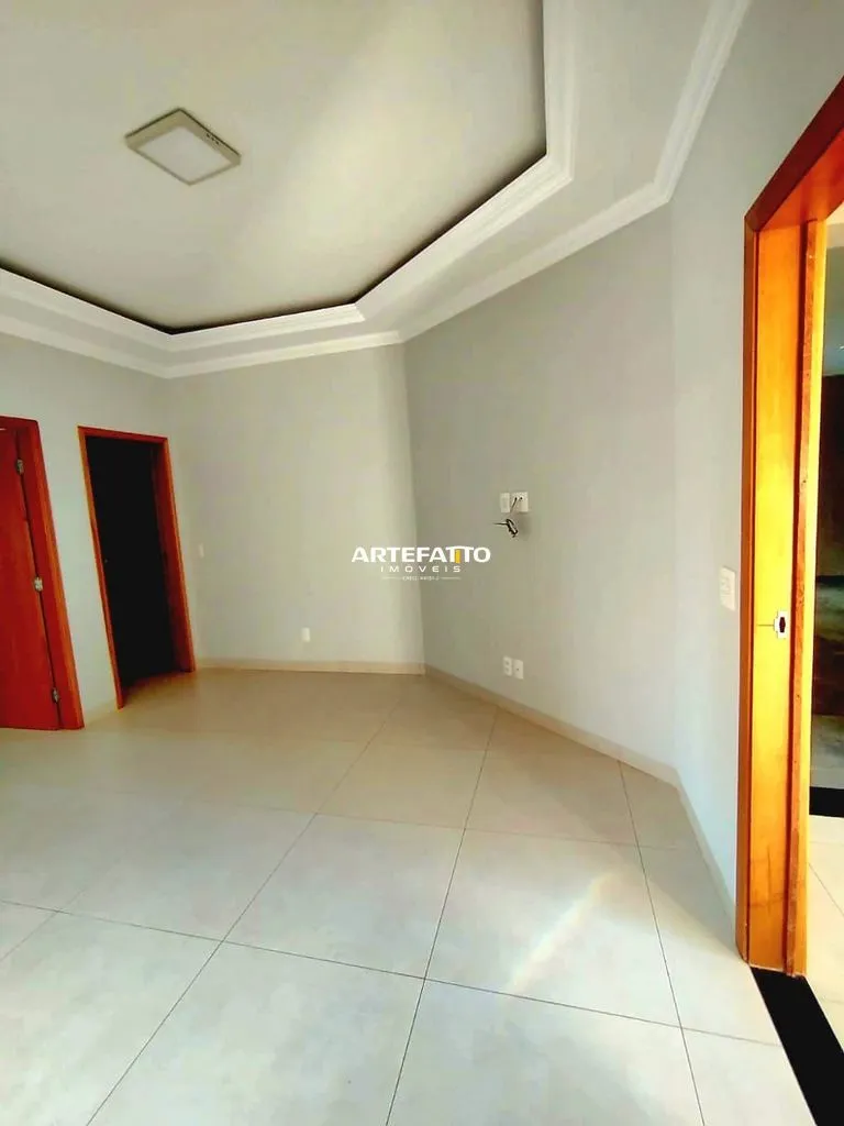 Imagem Casa com 3 dormitórios no bairro Residencial Barbizan