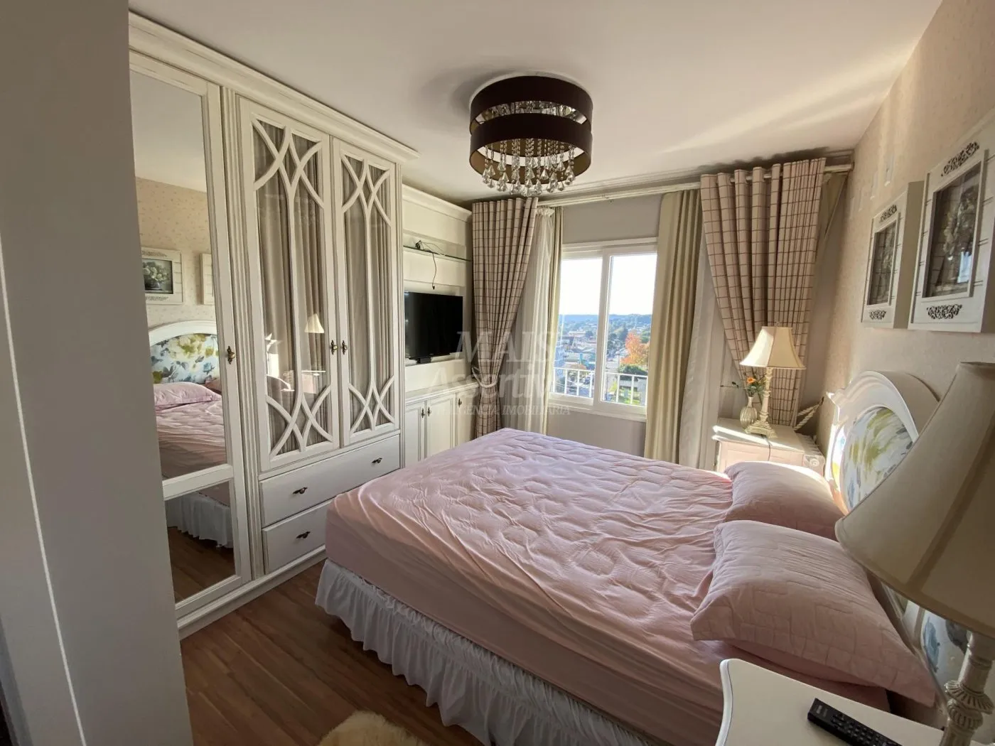 Imagem COBERTURA DUPLEX FINAMENTE MOBILIADA E DECORADA PARA VENDA EM CANELA
