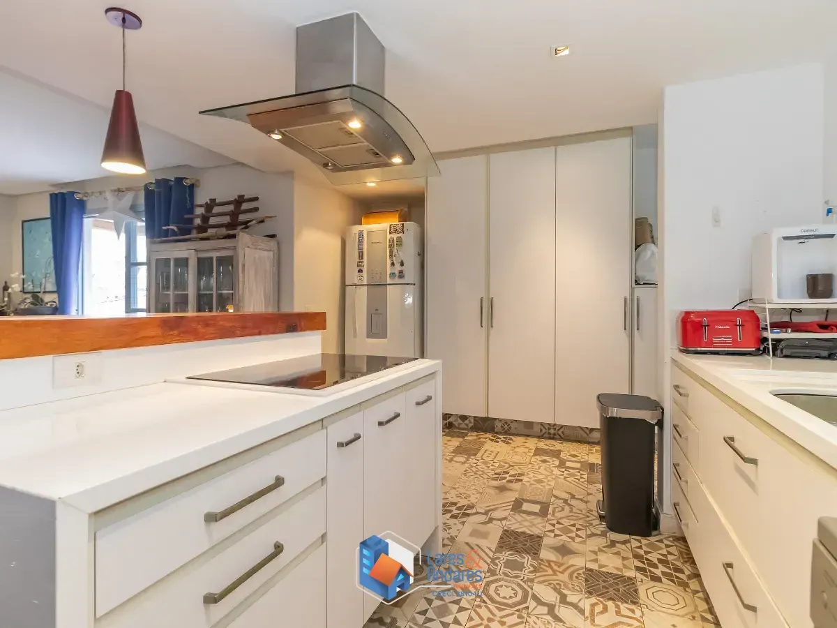 Imagem Casa no condomínio Villas de São Francisco IX para venda com 3 quartos, sendo 3 suítes, 330m²