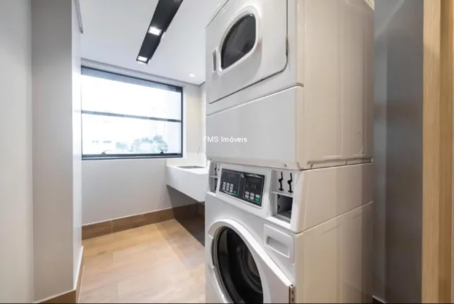 Imagem Apartamento à venda em Moema, São Paulo-SP: 1 quarto, 1 banheiro, 34m² de área.