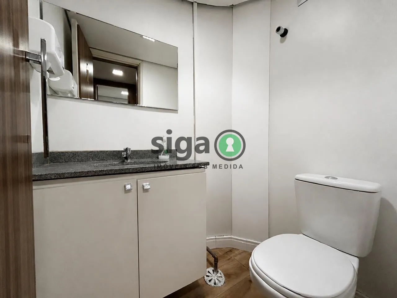 Imagem Sala Comercial de 97m² com 4 Vagas - Brooklin - São Paulo/SP