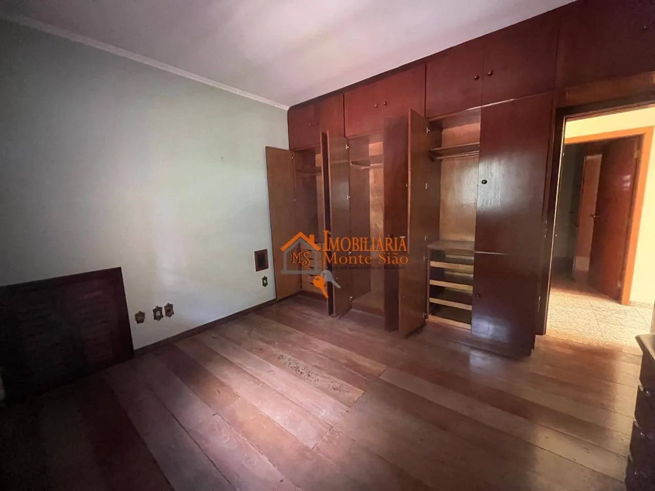 Imagem Sobrado com 6 dormitórios à venda, 372 m² por R$ 1.550.000,00 - Vila Rosália - Guarulhos/SP