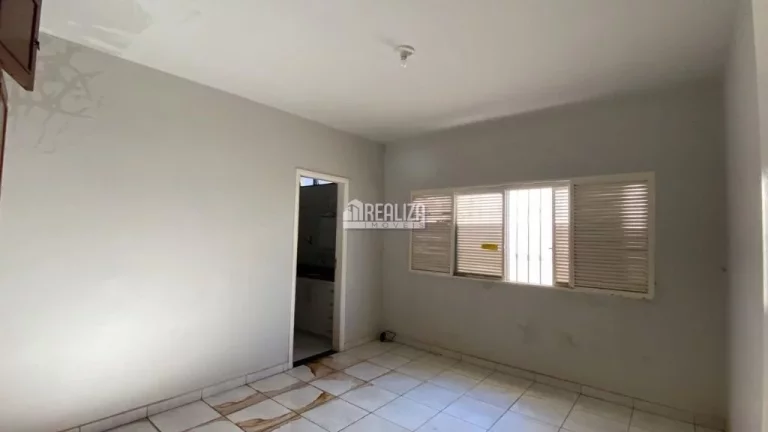 Imagem Casa à venda no bairro São Benedito, Uberaba: 4 dormitórios, 2 suítes, área de lazer