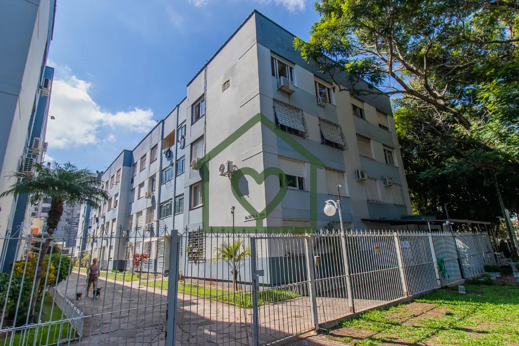 Imagem Heras Imóveis vende apartamento mobiliado, com 2 dormitórios, no bairro Passo da Areia, em Porto A...