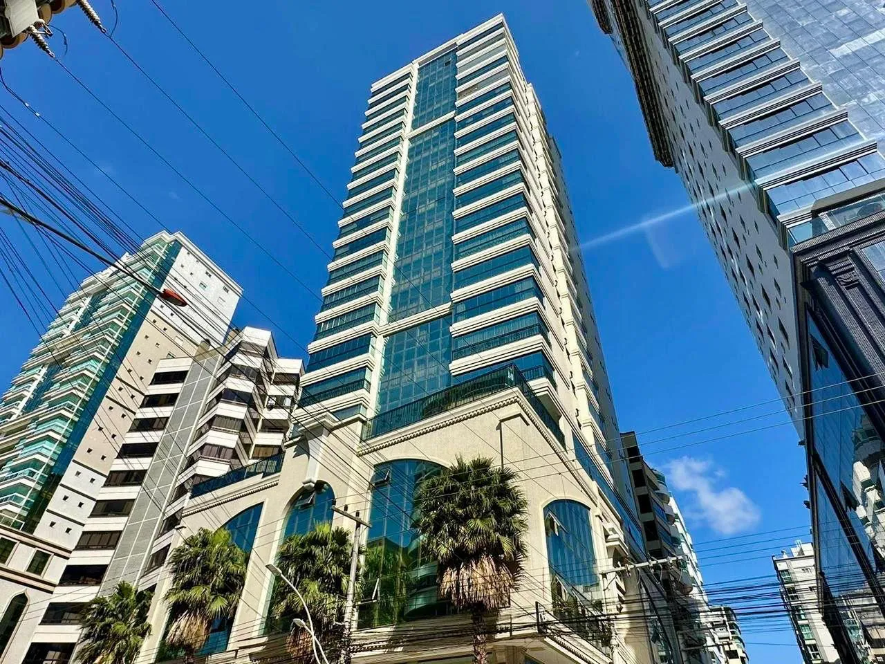 Foto do imóvel Apartamento com vista para o mar à venda com 187m2 por R$ 6.700.000,00