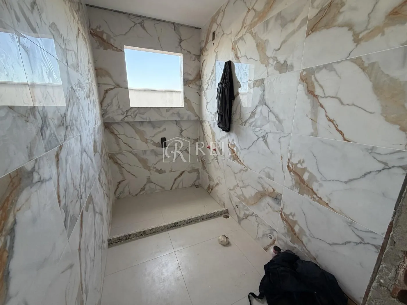 Imagem Casa para Venda em Rio das Ostras, Viverde, 3 dormitórios, 2 suítes, 3 banheiros, 4 vagas