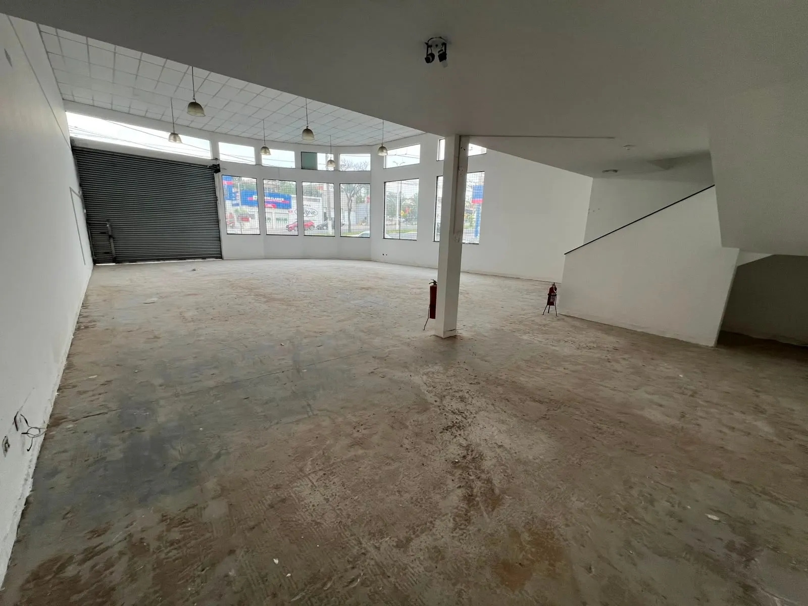 Imagem Galpão de esquina em avenida para Locação- Aluguel R$ 10.000,00 Votorantim.