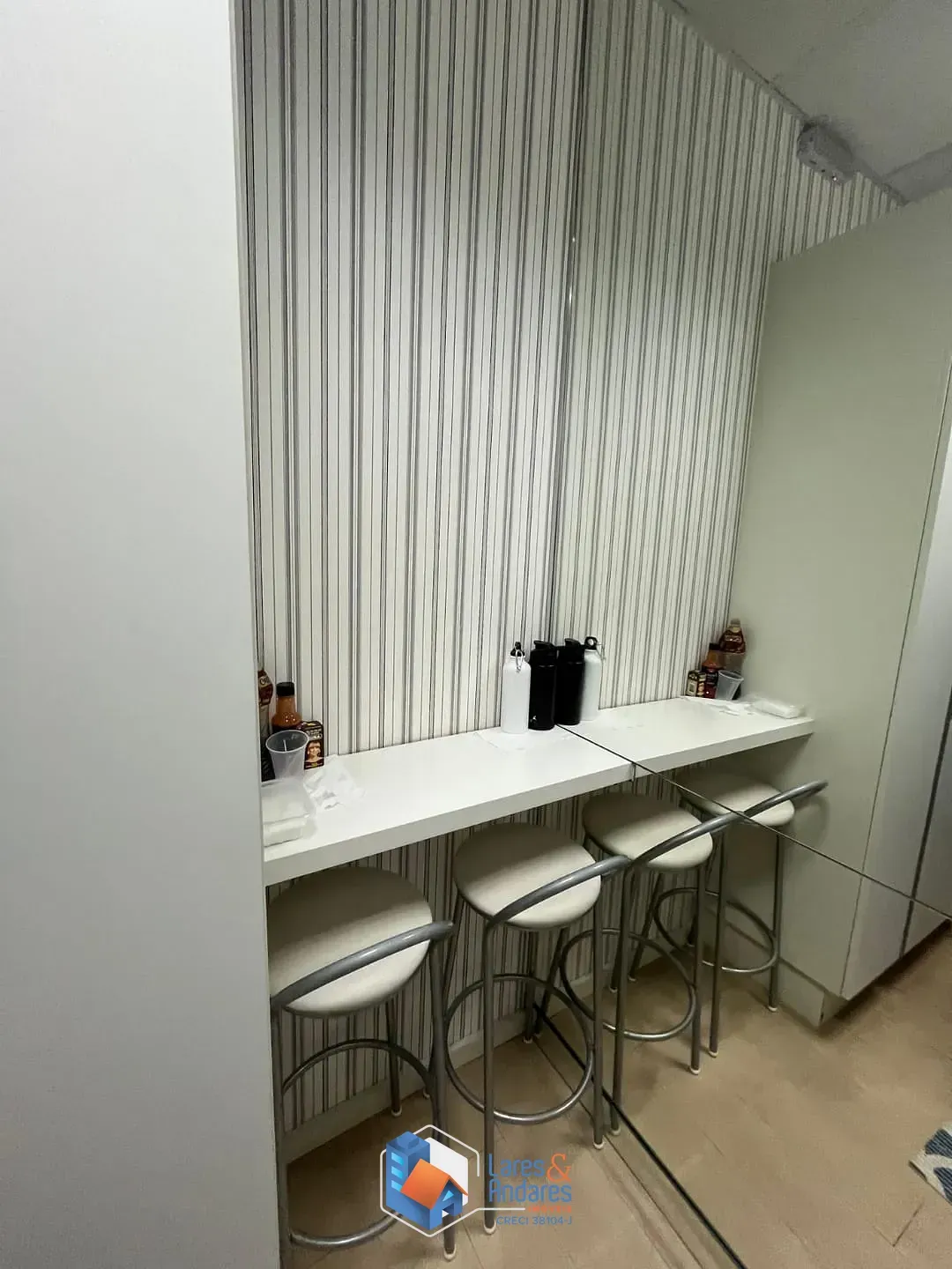 Imagem Conjunto comercial para venda em Jardim Caboré, 123m²