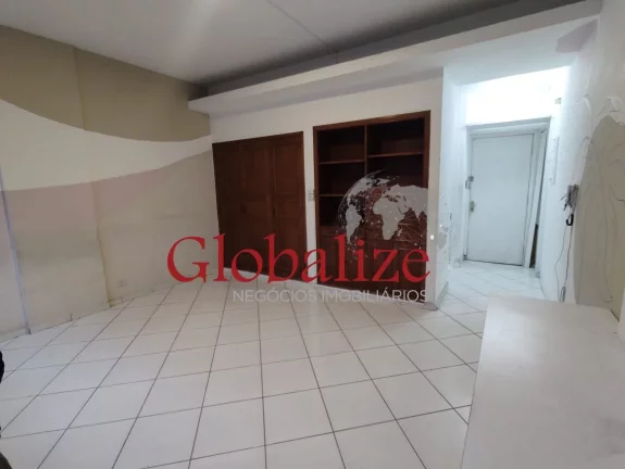 Imagem Linda Sala Living perto da praia com garagem demarcada no bairro do Boqueirão em Santos (SP) por R$.340.000,00 !