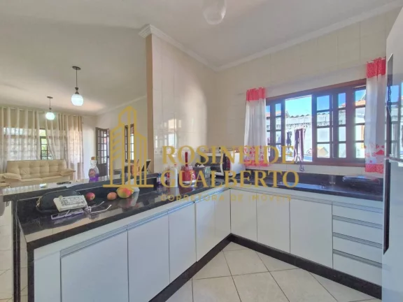 Imagem Belíssima Casa 2 dormitórios e Edícula a Apenas 500m da Praia de Massaguaçu