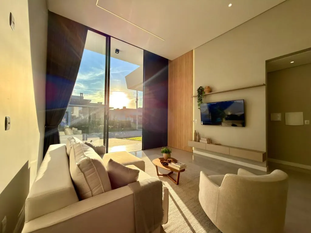 Imagem Casa em Condominio 4 Dormitórios - Bairro --