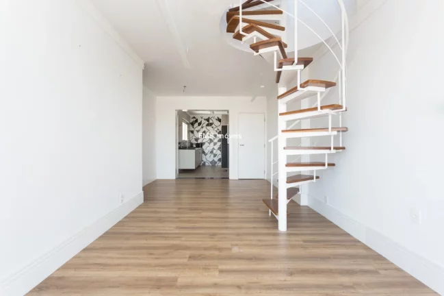 Imagem Cobertura à venda em Moema com 1 suíte, 2 vagas, 182m².