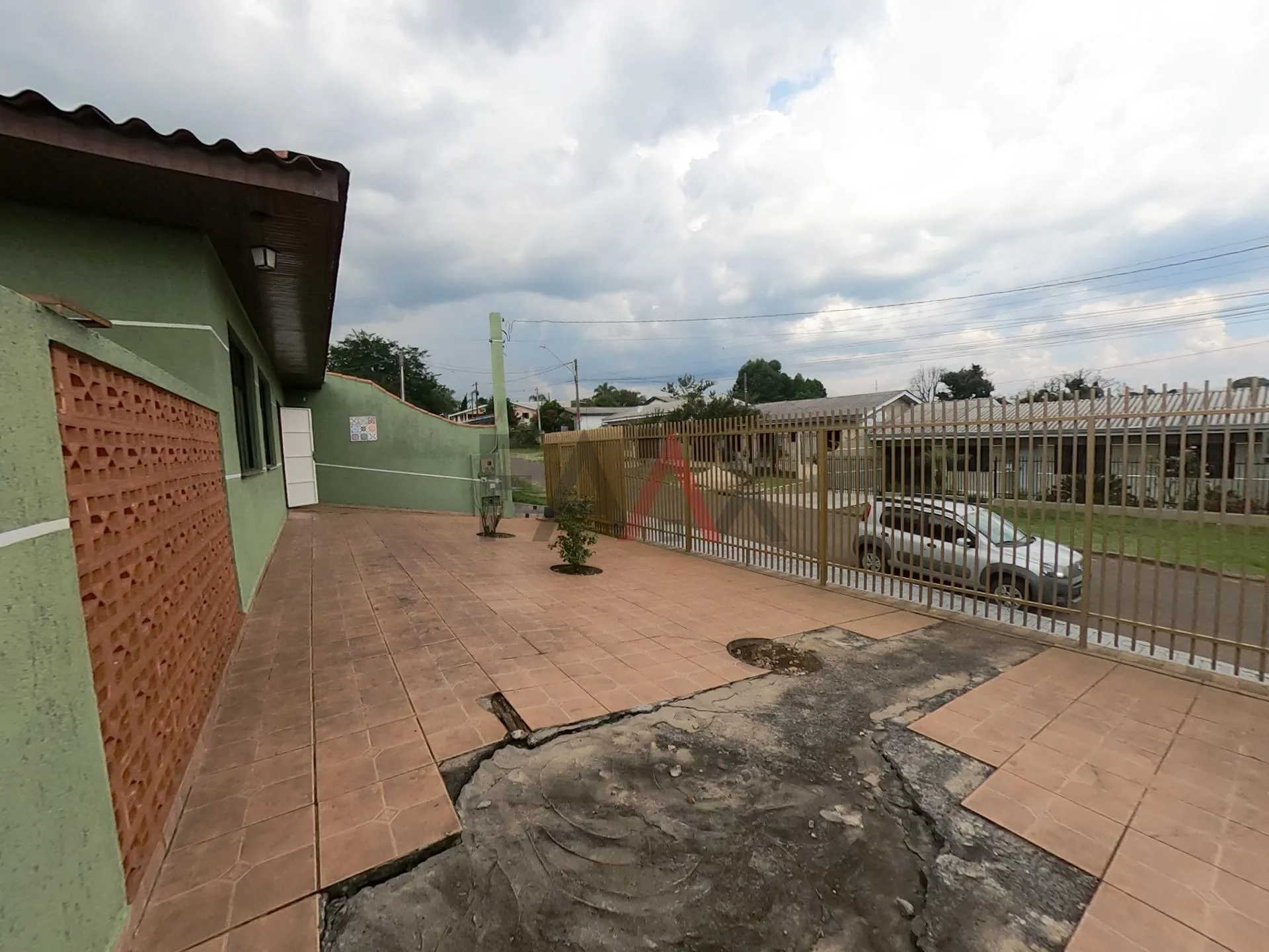 Imagem Casa com 3 dormitórios suíte com terreno enorme no Conradinho, GUARAPUAVA - PR