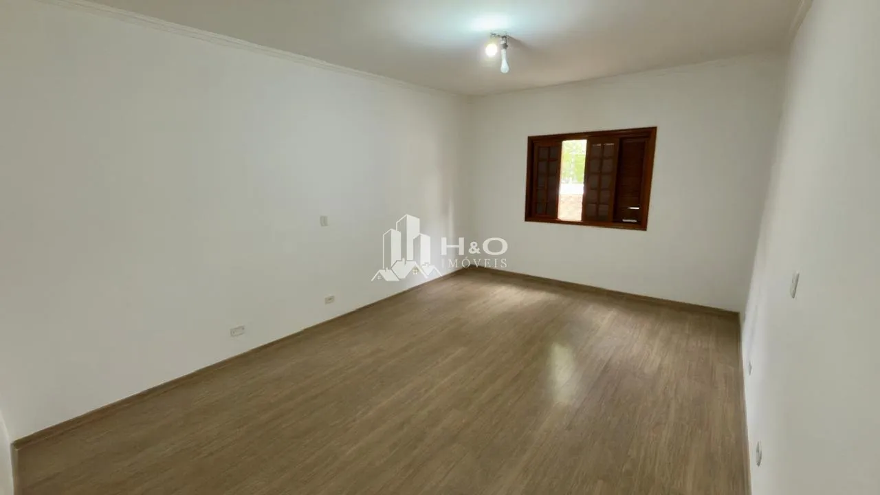 Imagem Sobrado à Venda Próximo ao Parque do Carmo - 2 Suítes, Ar-Condicionado, Churrasqueira e 2 Vagas
