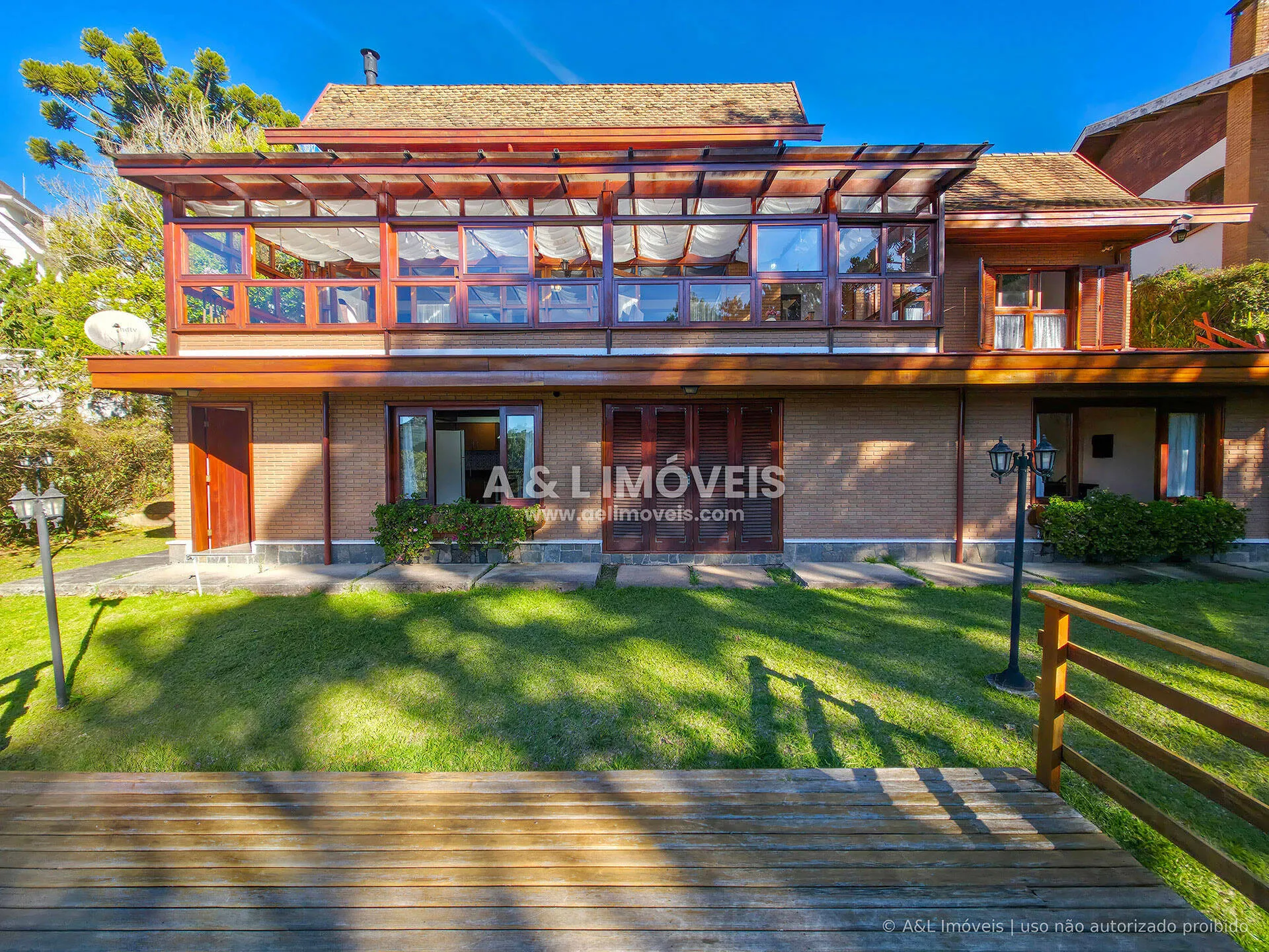 Foto do imóvel Casa à venda em Capivari, Campos do Jordão | 4 dormitórios e 2 suítes em Rua José Cassio Soares Moraes