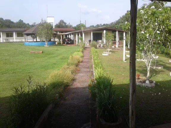 Imagem Lindo e confortável sítio na estrada de Itacoatiara , no km 58 , com casa , piscina e plantações