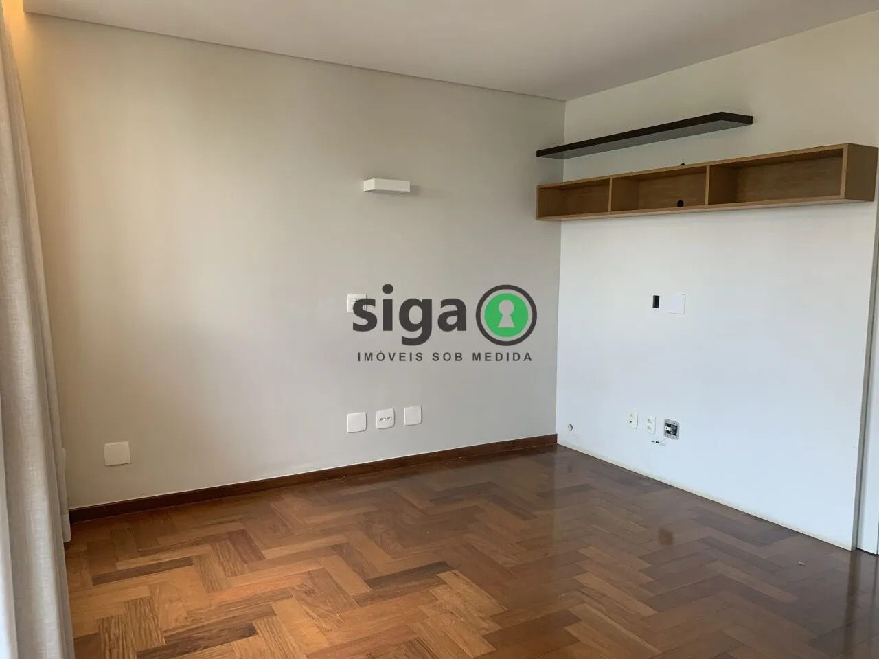 Imagem VENDE na Vila Suzana (Região do Morumbi) Apartamento com 4 suítes, 4 Vagas fixas + Depósito