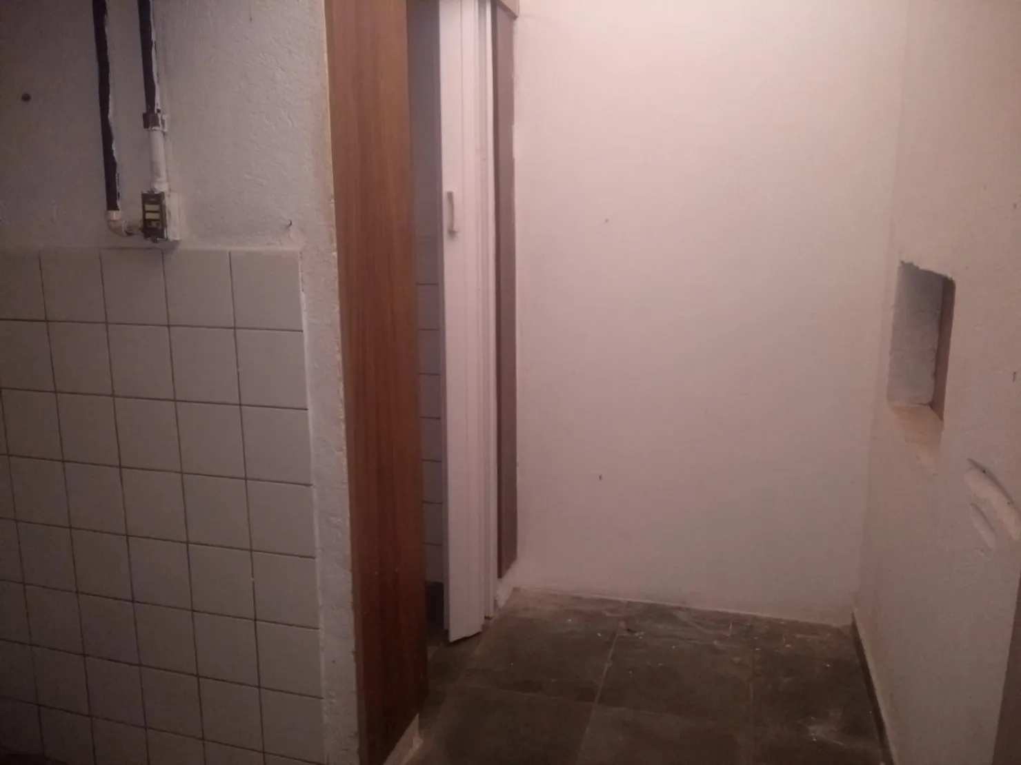 Foto do imóvel Comercial para Locação 2 Vagas, Residencial Estoril, Taubaté - SP