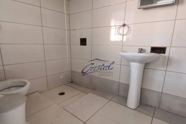 Imagem Casa Térrea de 240m² com 2 dormitórios 2 banheiros 2 vagas de garagem ótimo para construtores
